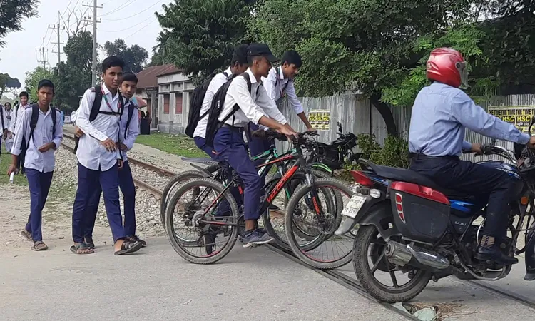 Unprotected Railway Crossings Put Students and Locals at Daily Risk in Lalmonirhat