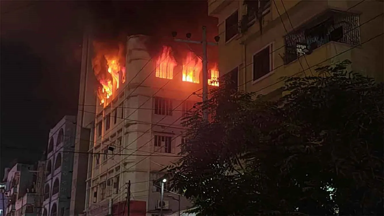 A fire broke out in a multi-stored building in Kalshi, Mirpur