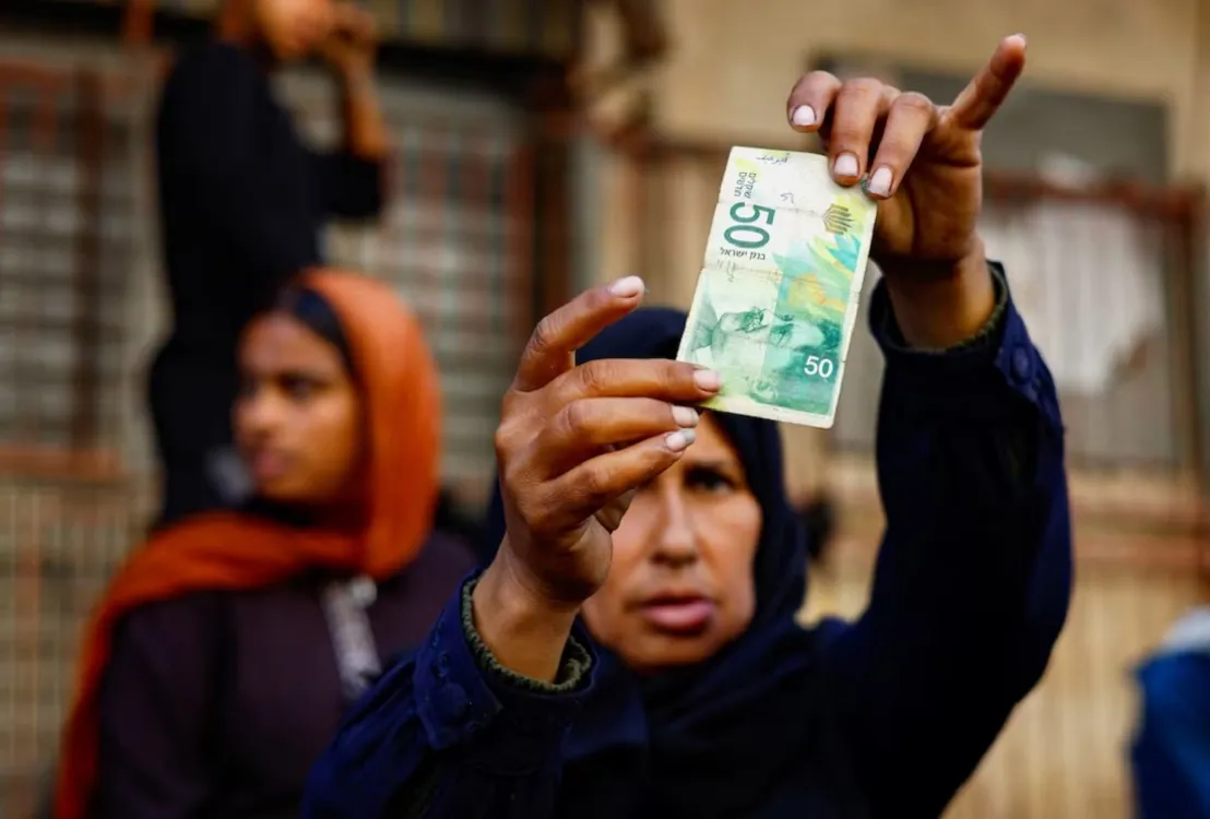 Cash Crisis in Gaza: Reopened Banks Have No Money