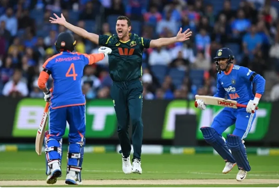 Australia Beats India by 4 Wickets; Hazlewood, Marsh Star in T20I in Melbourne T20I