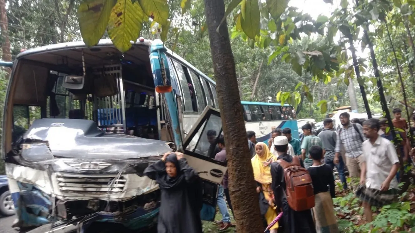 Five Family Members Killed in Head-on Bus-Microbus Crash on Cox’s Bazar Highway: Photo collected