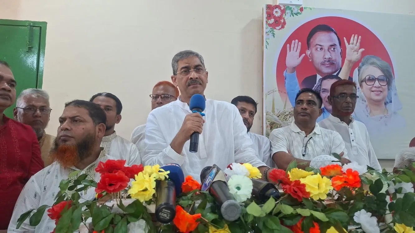 BNP Joint Secretary General Shahid Uddin Chowdhury Aniee questioned how the Naib-e-Ameer of an Islamic party could utter the phrase, 'No Hunky Panky' as a responsible individual. : Photo Saiful Islam Swapan, Staff Reporter, Lakshmipur