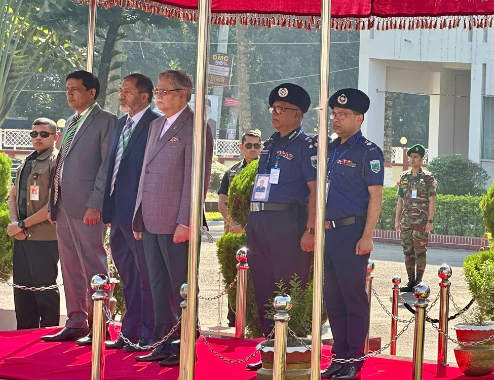 President Md. Shahabuddin receiving the guard of honor upon his arrival at Pabna Circuit House on Saturday morning.: Arif Ahmed Siddiquee, Pabna Correspondent