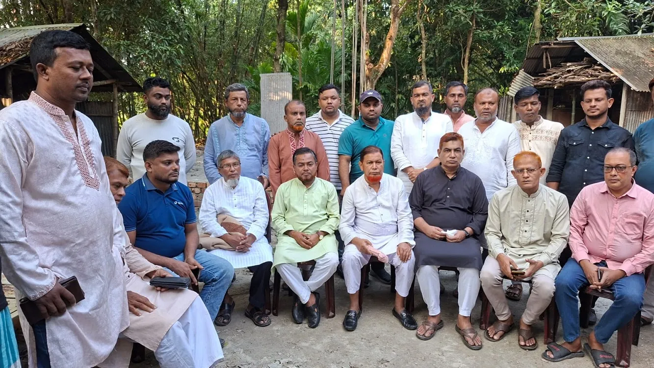 BNP Builds House for Injured Jubo Dal Leader Abdul Mannan Chhuttu Following Tarique Rahman's Directive