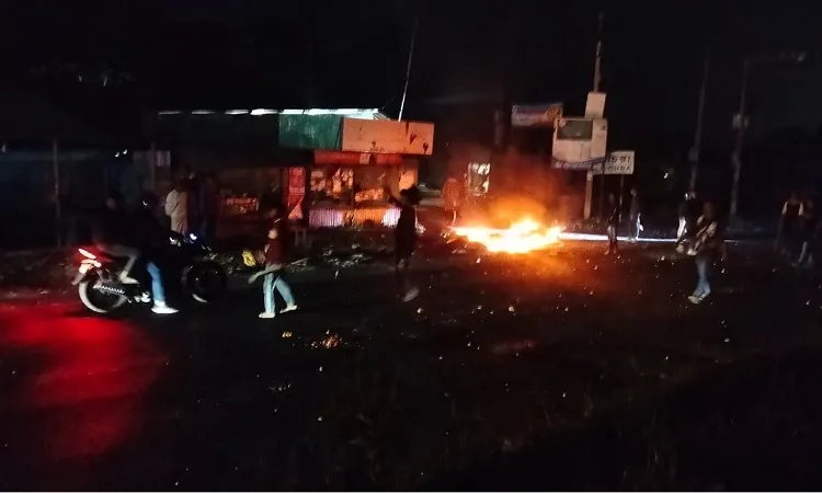 Two villagers clash in Chauddagram, highway blocked, cars and shops vandalized