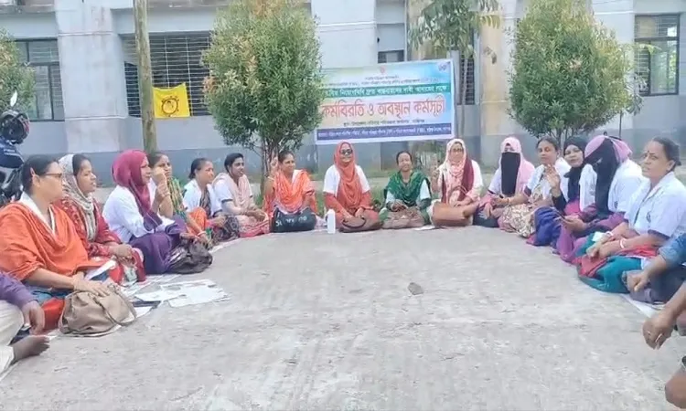 Family Planning Department employees on strike and sit-in for 3rd consecutive day