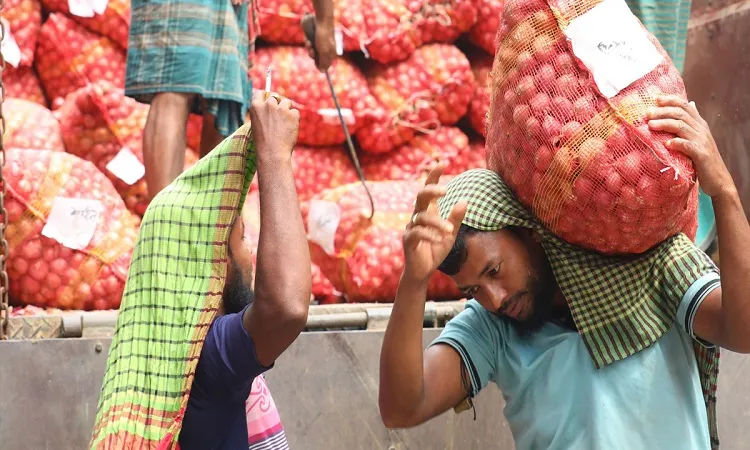 Onion prices drop by 40 taka per kg in Khatunganj