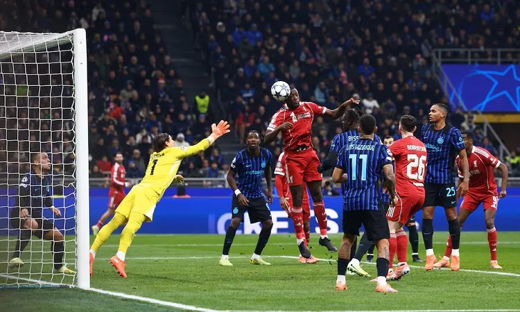 Liverpool Wins Without Salah; Bayern & Barca Stage Comebacks