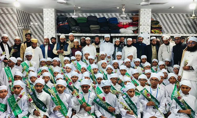 60 Quran Hafizs awarded turbans in Lakshmipur