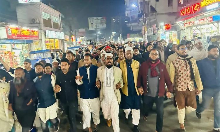 The procession organized by Jamaat of Lakshmipur city started from the Chak Bazar area.