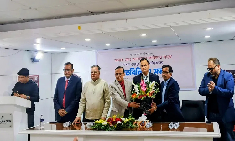 The SP stated that his main goals are good conduct and strict enforcement of the law: Photo Arif Ahmed Siddiquee, Staff Reporter, Pabna