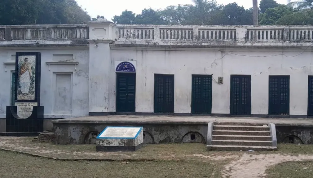 Where the world-renowned scientist was born, today there is only the destruction of silence.