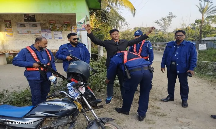 Police activity in Satkhira's Tala has increased