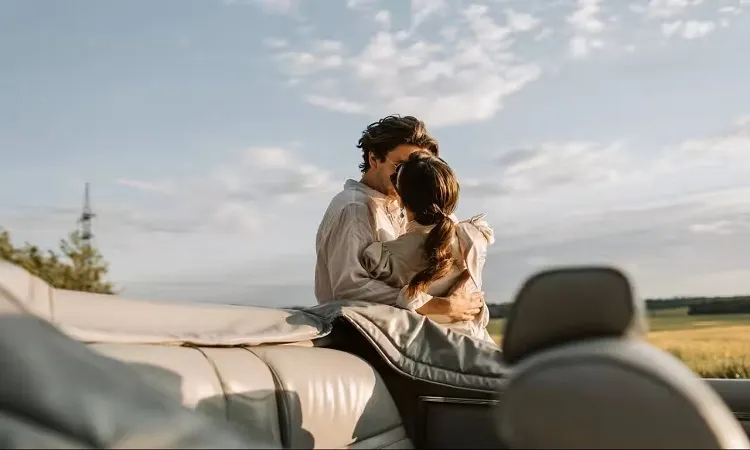 The New Dictionary of Dating: Gen Z Trends Like 'Shrekking' and 'Chatfishing' Defined 2025