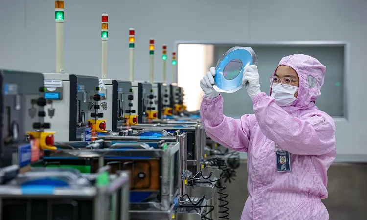 China Builds Secret EUV Chip Machine to Rival West in AI