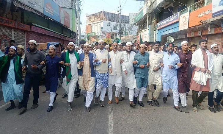 Protest procession and rally held in Bhola to protest Hadi's Murder