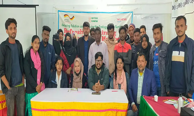 Facilitators Mehboob Hasan Mithun and Farzana Akhter were the trainers in the workshop.