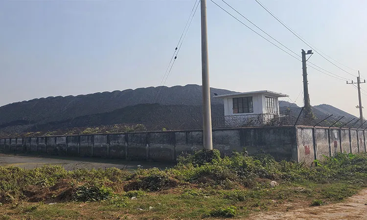 Three times the stock, production halt and fear of layoffs.