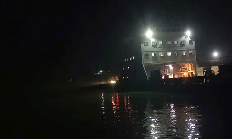 Ferry Services Suspended on Daulatdia-Paturia Route Due to Dense Fog