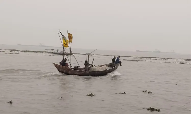 Boat capsizes in Meghna River in Bhola, Injured- 3