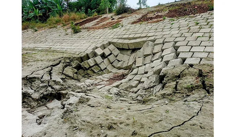 Jamuna river bank protection work block shifted in Sariakandi, locals panic