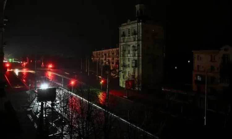 Cars move along a dark street during a power blackout in Zaporizhzhia: Photo collected
