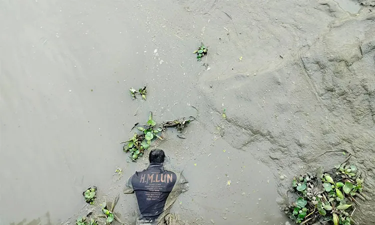 Police recovered the body of 48-year-old Rabiul Islam from the Kapotakkhya River in Paikgachha: Photo collected