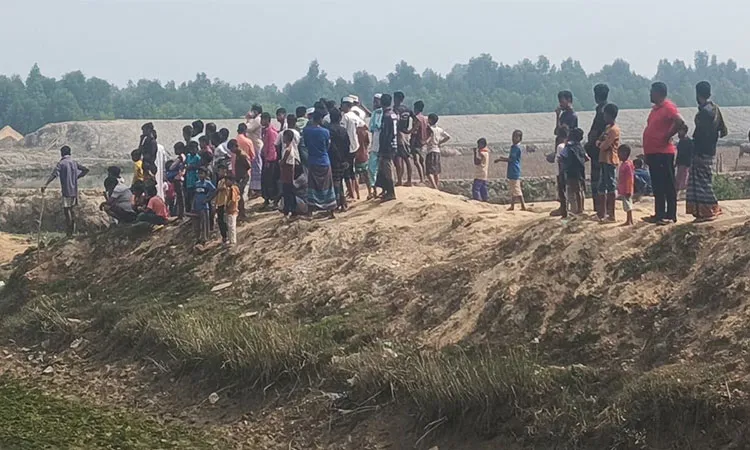 On January 11, 2026, a child named Huzaifa Afnan was struck by a bullet from Myanmar while playing in her yard in Whykong, Teknaf: Photo collected