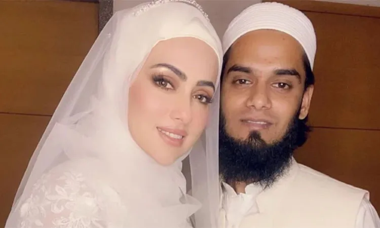 Sana Khan consistently maintained that her decision was based on religious convictions: Photo collected
