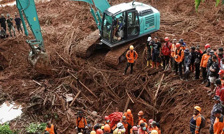 Landslide in Indonesia’s West Java kills 7, leaves 82 missing