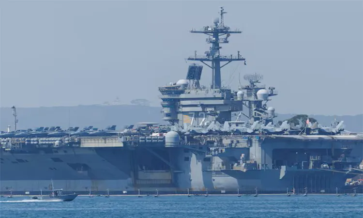 The USS Abraham Lincoln arrives in the Middle East: Photo collected