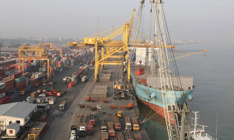 The Chittagong Port Authority is finalizing a 15-year concession for the New Mooring Container Terminal to DP World.