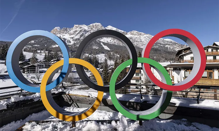 Lindsey Vonn to race in Winter Olympics with ruptured ACL