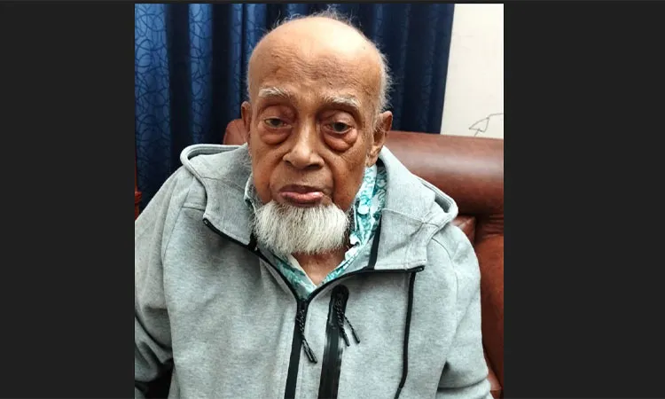 Heroic freedom fighter and retired teacher Sardar Asaduzzaman was laid to rest with full state honors in Narail.
