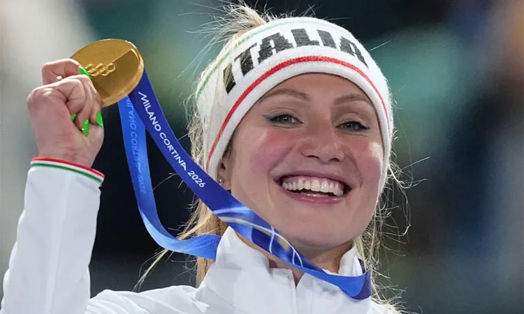 Switzerland's Franjo von Allmen wins the first gold of 2026 Winter Olympics: Photo collected