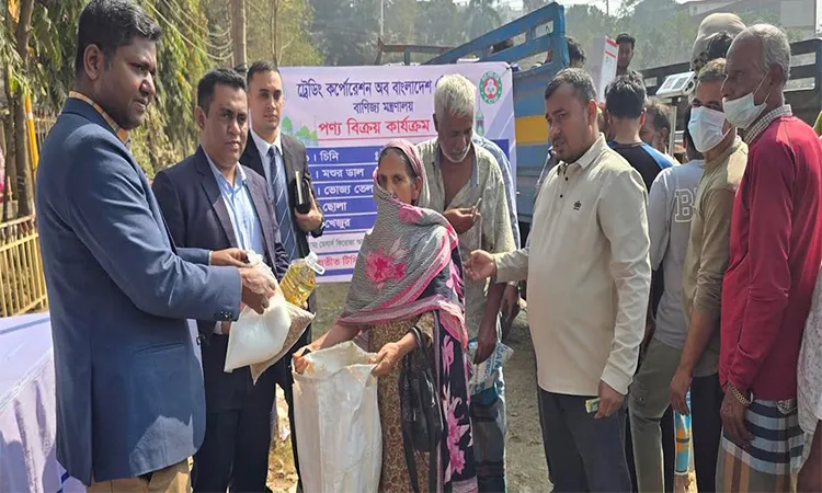TCB's mobile truck sale program with dates and chickpeas starts in Gazipur