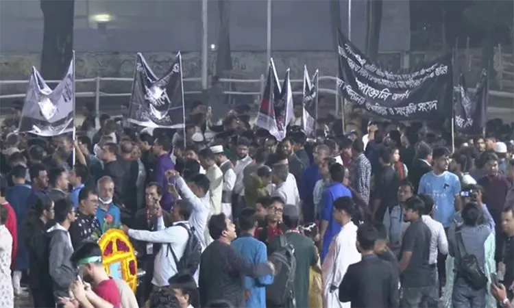 Nation Honors Language Martyrs with Deep Respect at Central Shaheed Minar