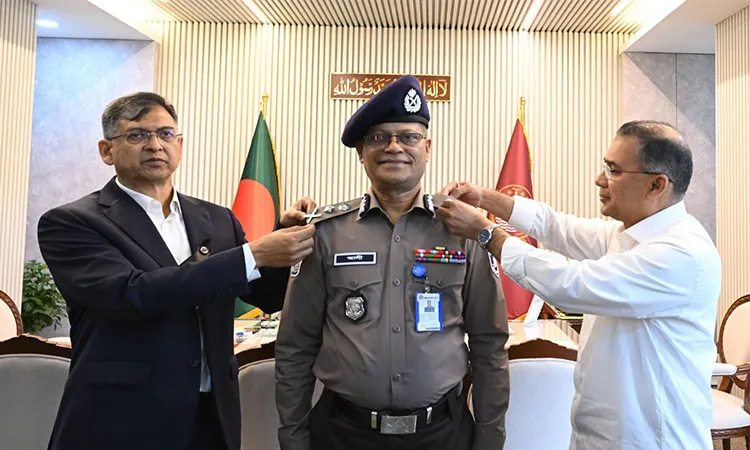 PM Tarique Rahman Pinsteps Rank Badge on New IGP Ali Hossain Fakir