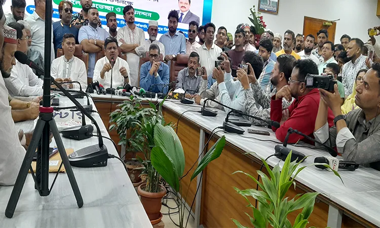 Gazipur City Corporation will launch a mobile app to resolve public complaints quickly: Photo Abul Hossain