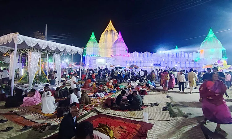The festival was formally inaugurated by Advocate Indrajit Saha, trustee of the Hindu Religious Welfare Trust for Sirajganj, Pabna and Bogra regions.
