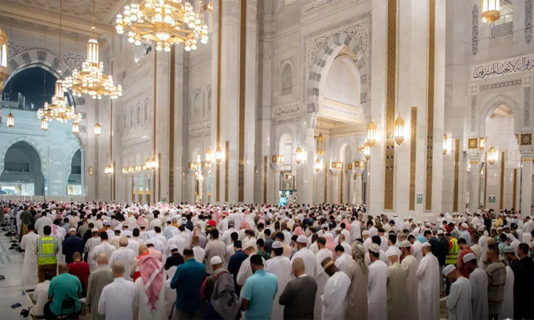Representational Image of Tarawih Prayer in Ramadan.