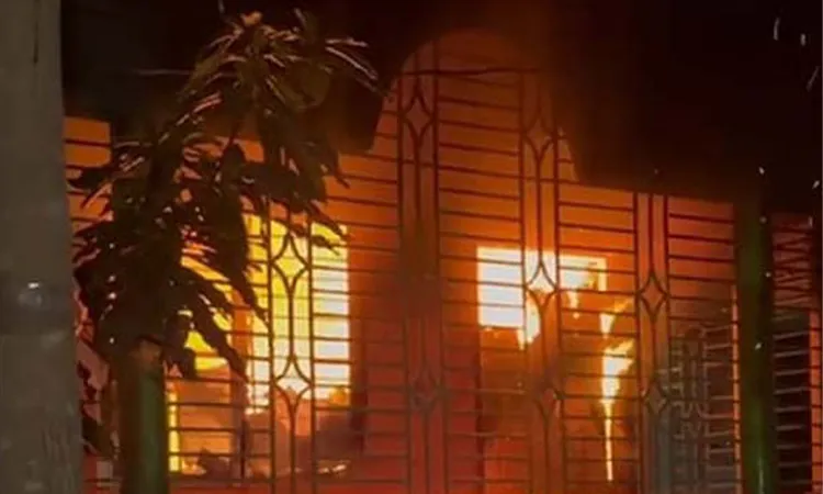 According to police and local sources, a group of attackers ambushed the house of Ali Azgar Mia.