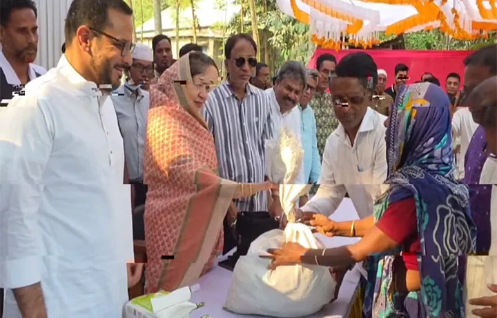 BNP MP Chaudhuri Nayab Yusuf distributes Eid and Iftar items among women in Faridpur.