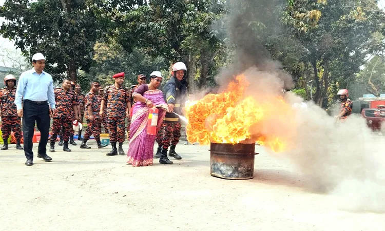 Kurigram observed National Disaster Preparedness Day with a rally, fire safety drill.