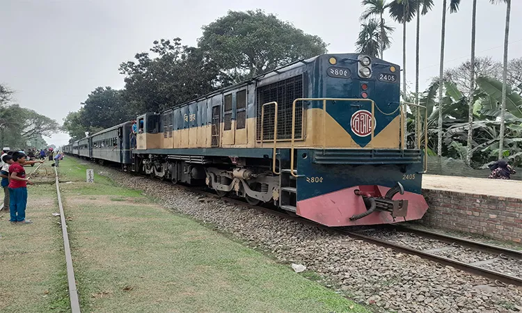 Santahar-Panchagarh Mail Trains Shut for 7 Years Passenger Crisis