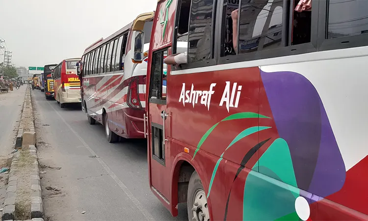 Passengers said the number of People on the highway far exceeded available Transports.