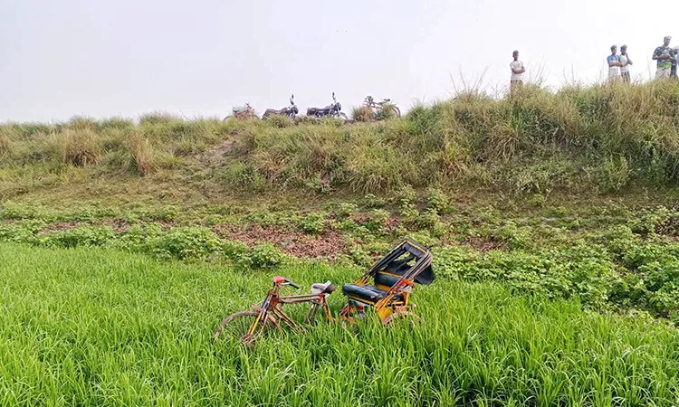 Police recover the throat-slit body of a van driver in Pabna’s Bera.