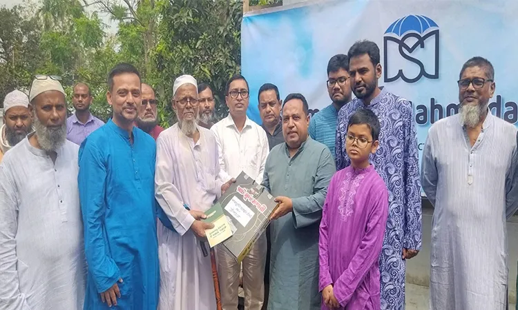 The distribution programme was held on Thursday.