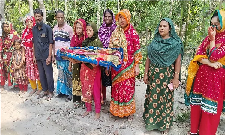 The protest took place in the afternoon on Purba Bhautita Road in Ponabalia Union under Jhalakathi Sadar Upazila.