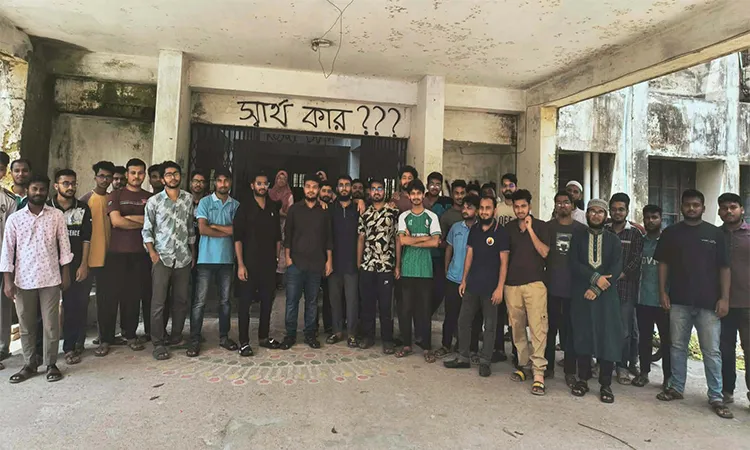 PSTU DVM Students Continue Strike for Seventh Day Over Degree Reinstatement